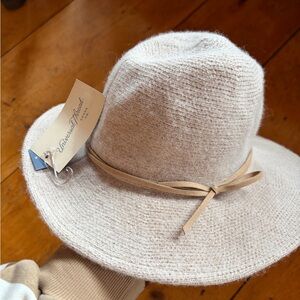 NWT Universal Threads Hat